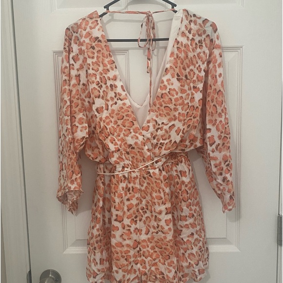 HP 2/19 NWT Leopard Print Plunge V Neck Romper with Drawstring Tassel Tie - Picture 6 of 12